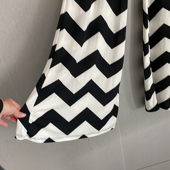 EUC chevron wide leg black and white pants - Picture 2 of 2